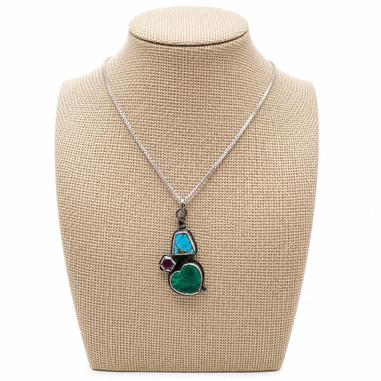 VS196 Pendant – Malachite Heart, #8 Turquoise and Ruby slice