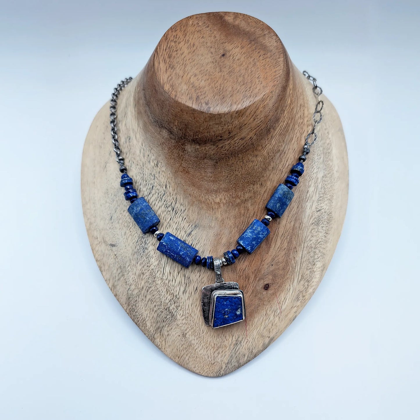 VS 155 Pendant – all Natural surface Lapis Lazuli
