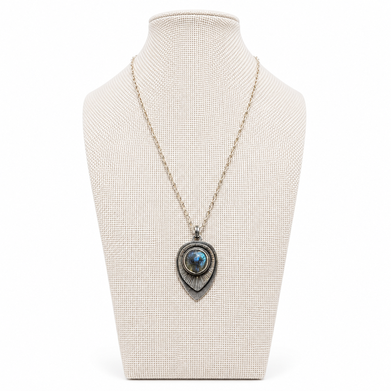 VS194 Pendant Carved OWL - Labradorite