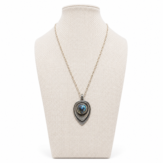 VS194 Pendant Carved OWL - Labradorite